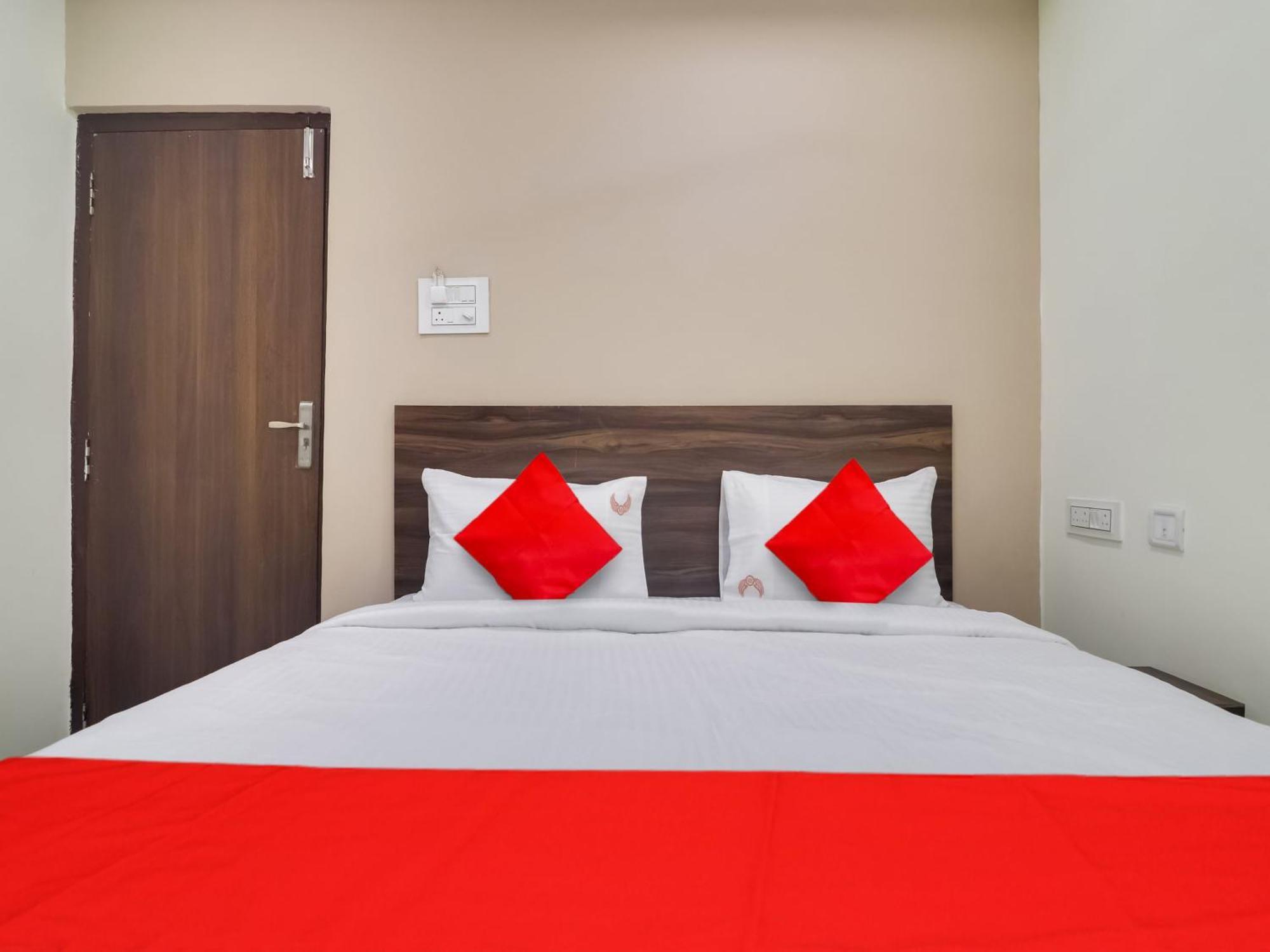 Hotel O Red Stone Hotels Haïdarabad Extérieur photo